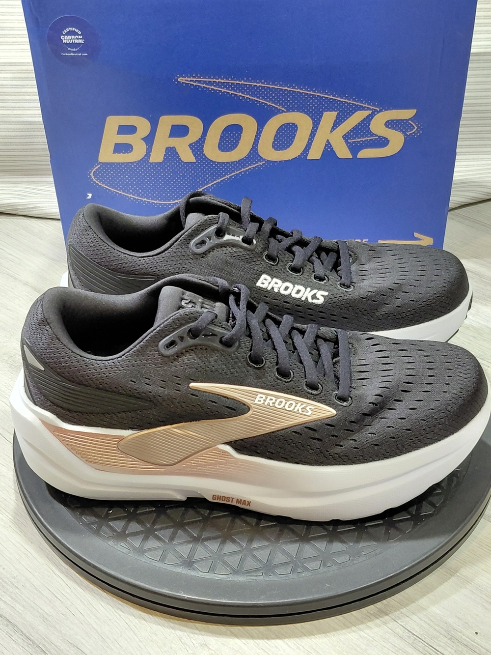 NEW Brooks Womens Ghost Max 3 Running Shoes - Black with Rose Gold SIZE 8B - Picture 3 of 14